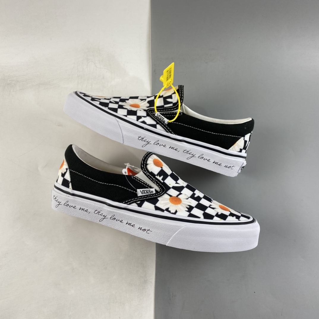 Vans Slip-On Vans Official Black and White Checkerboard Small Daisy One Foot VN0A5JMHB0B