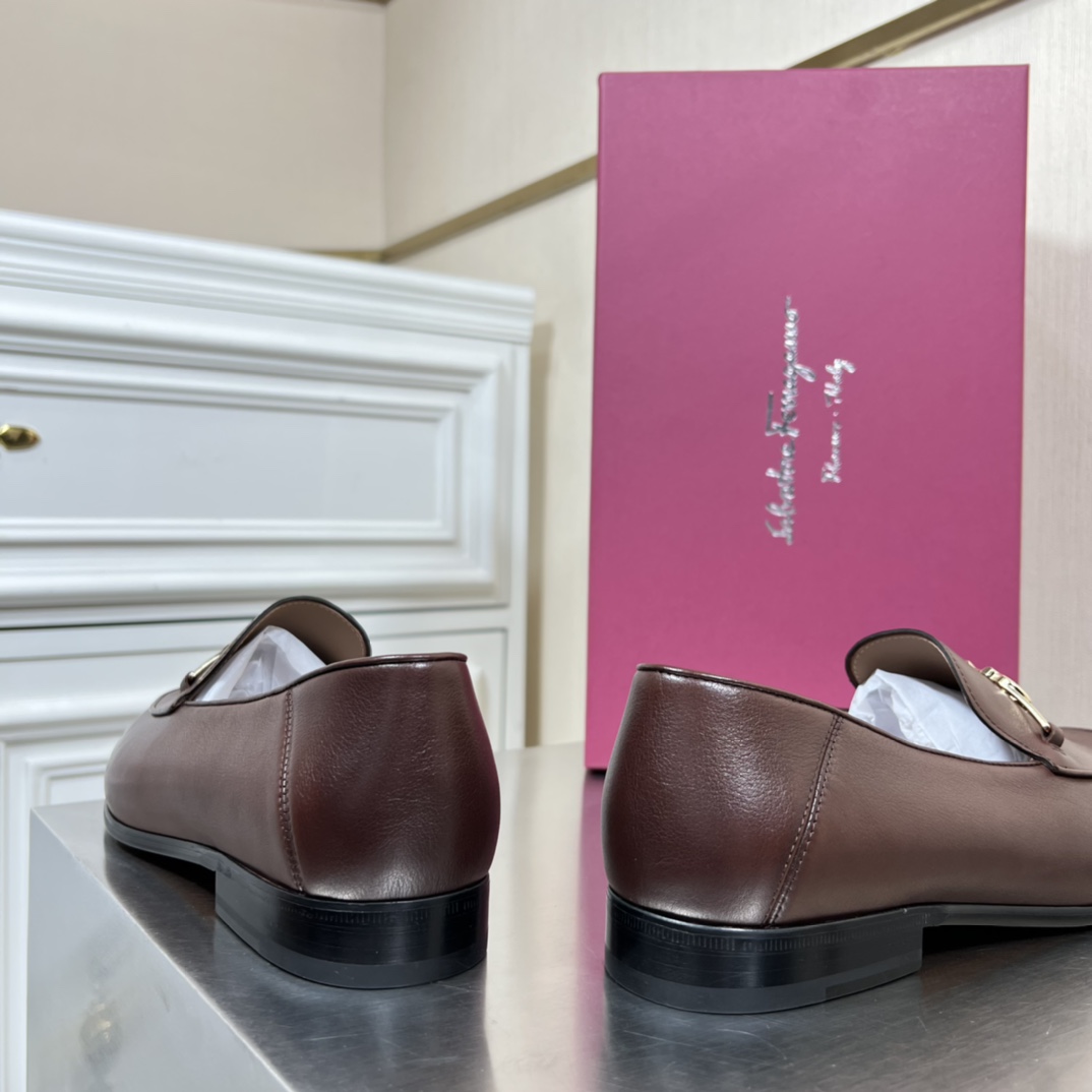 Salvatore Ferragamo Men's Leather Loafers with Double Gancini Ornament 8 i1645451147 7038 6