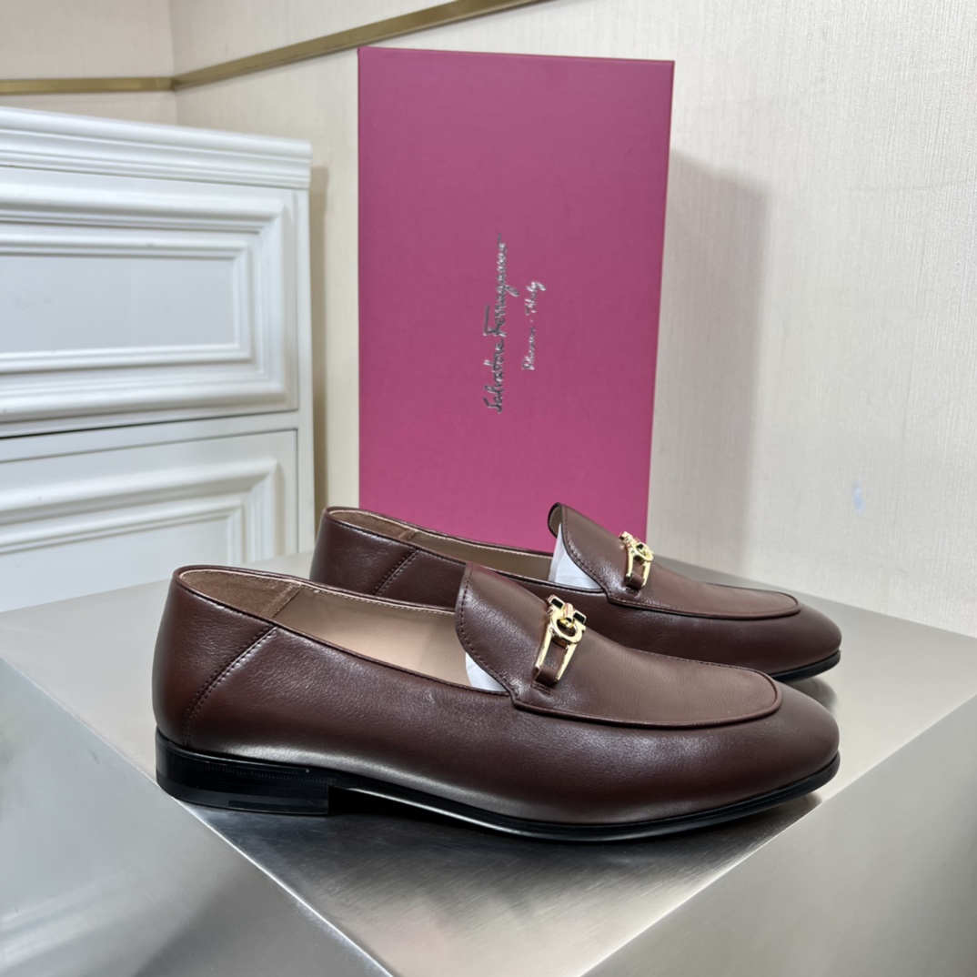 Salvatore Ferragamo Men's Leather Loafers with Double Gancini Ornament 2 i1645451147 9906 0