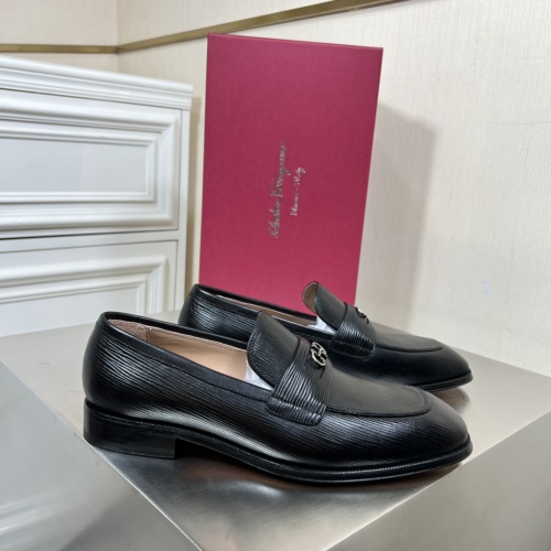 Salvatore Ferragamo Heren Mocassins - Elegant en Comfortabel, Zwart Leer 1 Salvatore Ferragamo Heren Mocassins - Elegant en Comfortabel, Zwart Leer