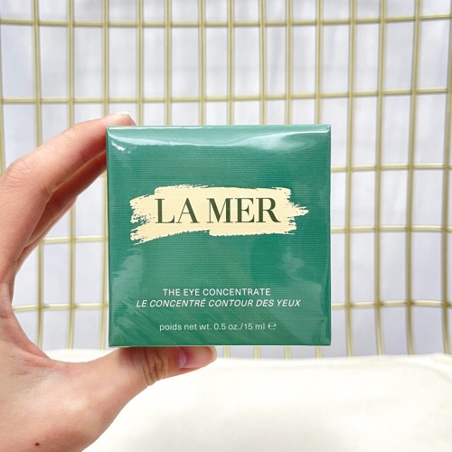 La Mer The Eye Concentrate Cream, 0.5 oz/15 ml - Dark Circle Treatment 1 La Mer The Eye Concentrate Cream, 0.5 oz/15 ml - Dark Circle Treatment