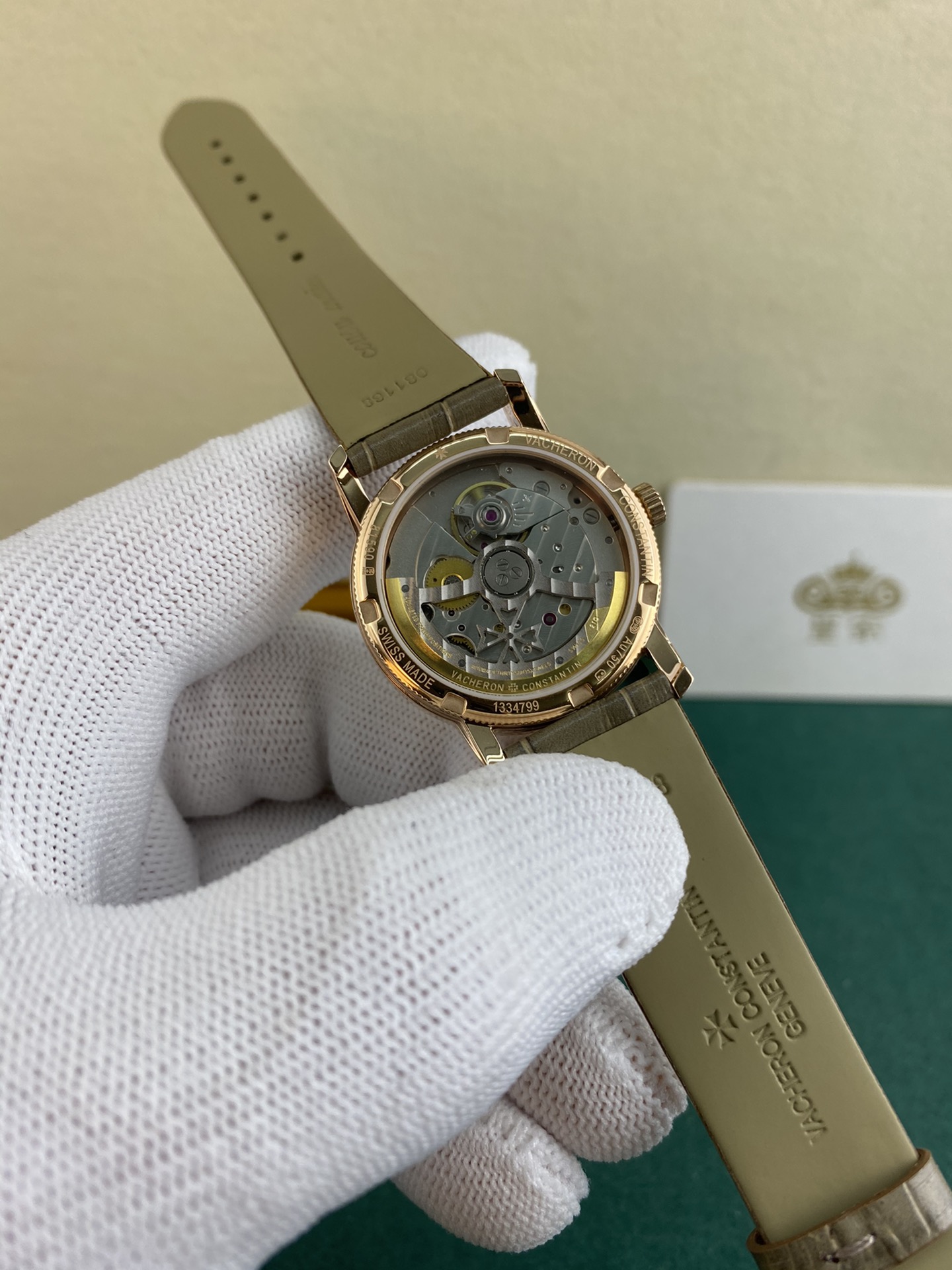 Vacheron Constantin 皇家 江诗丹顿传袭系列女款，贝母面