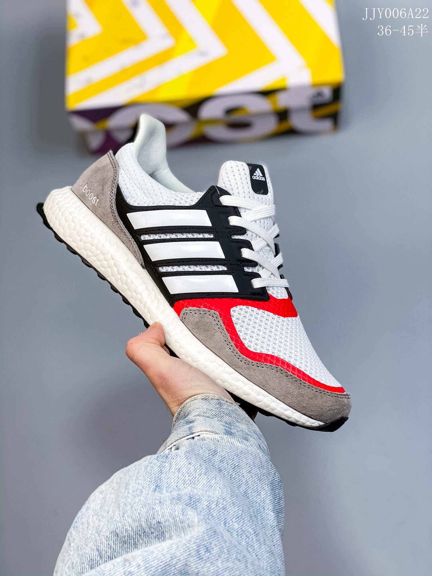 💰115猪巴戈 开春推荐特价🉐️ 
Adidas/阿迪达斯  将这款复古鞋型用尼龙材质呈现，最终拼接麂皮材质，让该鞋型上脚既有舒适透气性又有满满的复古质感JJY006A09