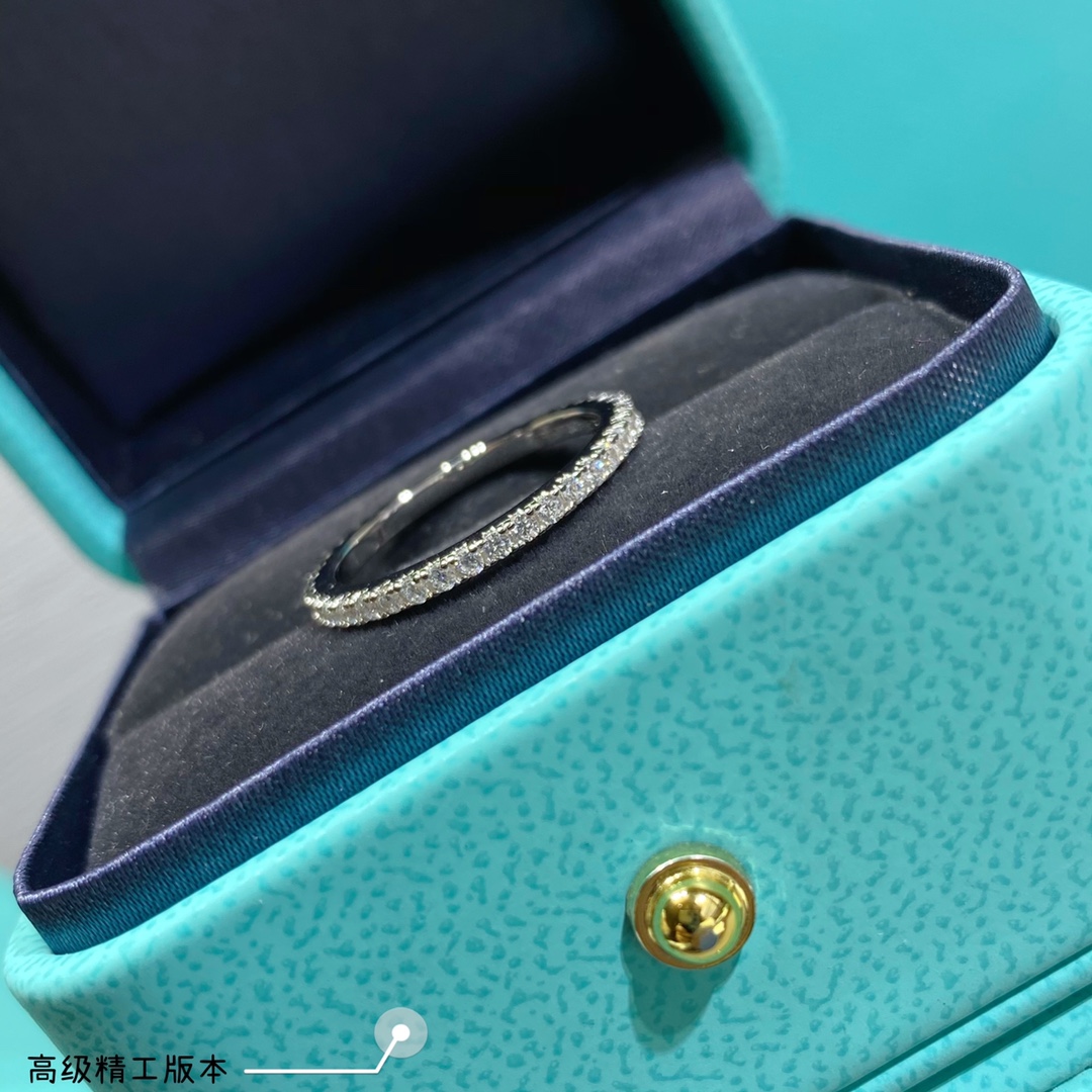  9⃣2⃣5⃣ （码数5678）   ⚠🆕蒂芙尼细排钻戒指💍非常棒的钻戒伴侣 超好卖害羞害羞害羞害羞😍😍