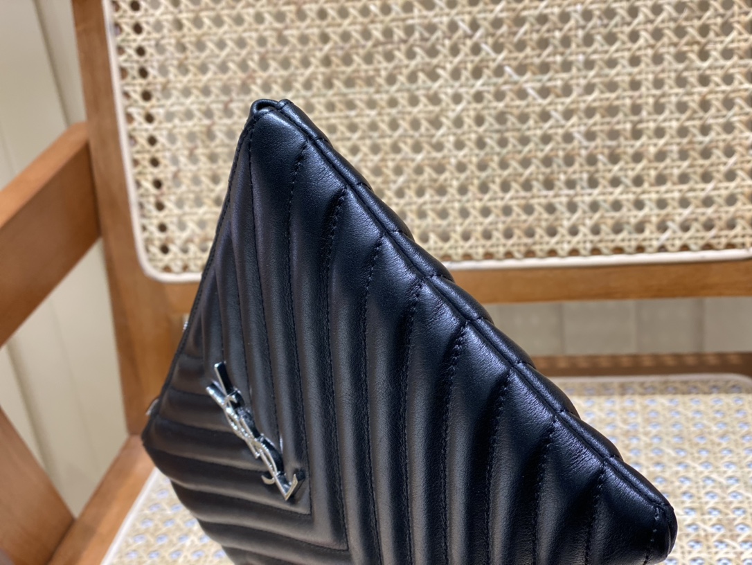 YSL MONOGRAM 24CM 小号手包 379039黑色/银扣