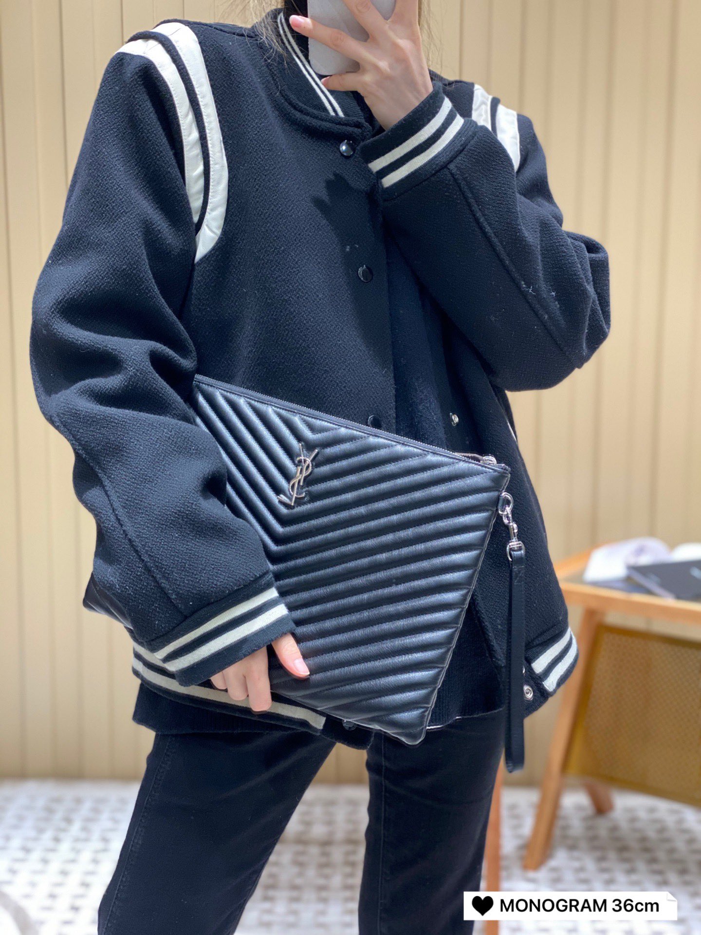 YSL MONOGRAM 36CM 大号手包 440222黑色/银扣