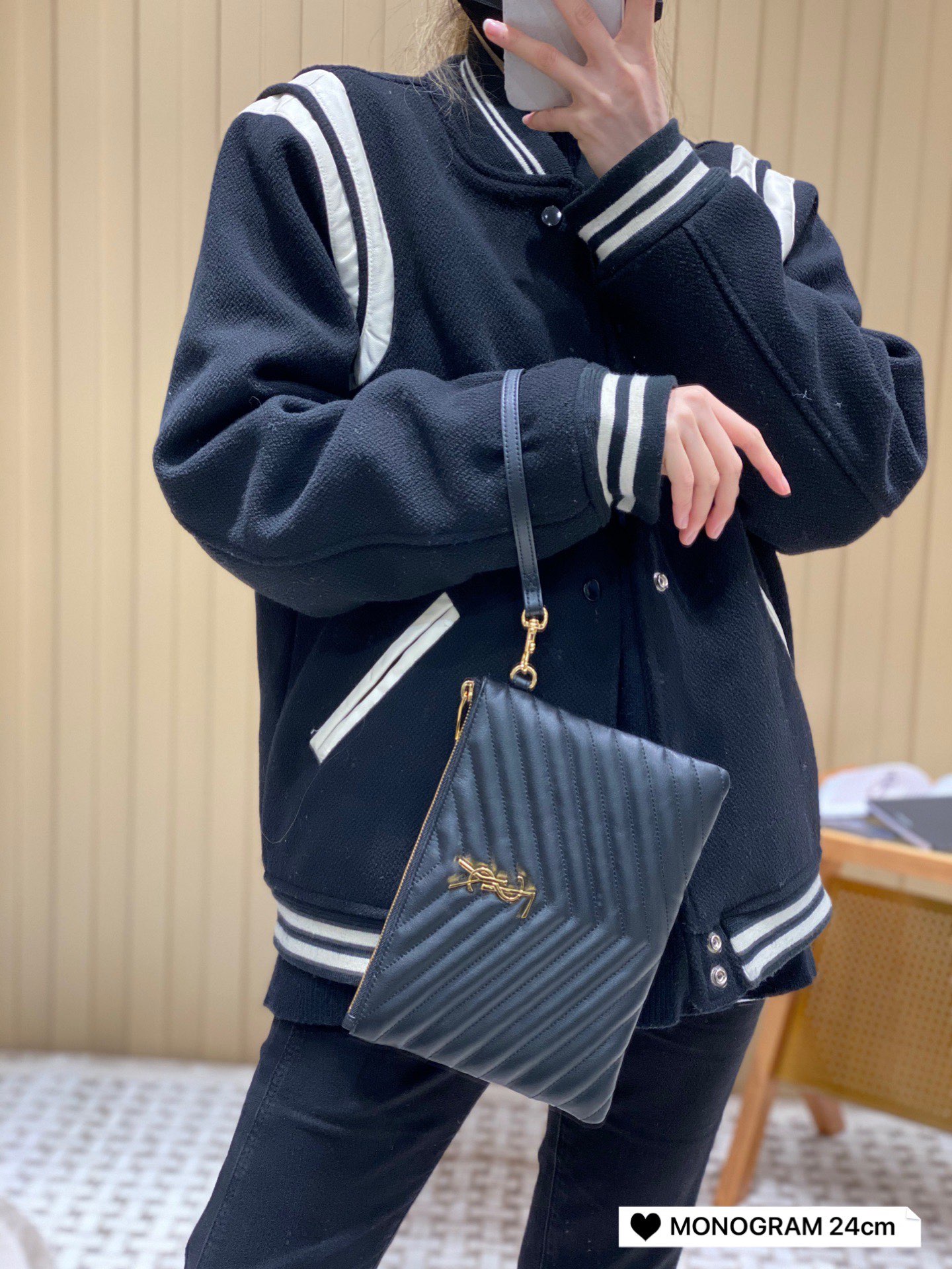 YSL MONOGRAM 24CM 小号手包 379039黑色/金扣