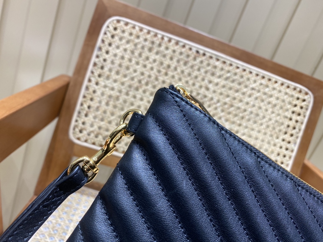 YSL MONOGRAM 36CM 大号手包 440222黑色/金扣