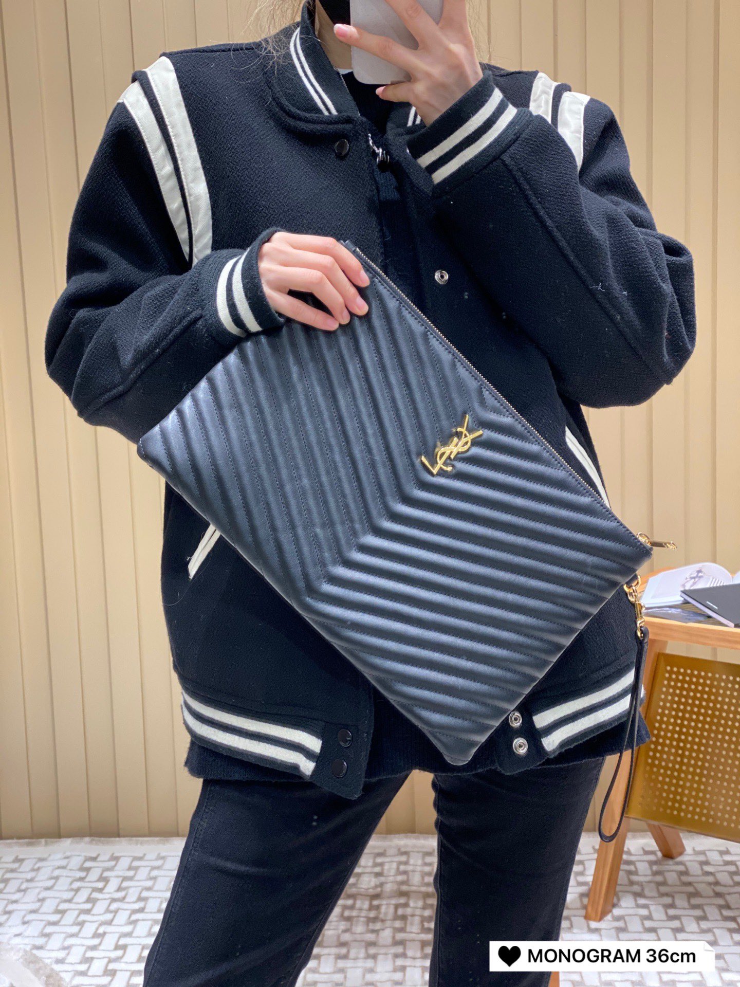 YSL MONOGRAM 36CM 大号手包 440222黑色/金扣