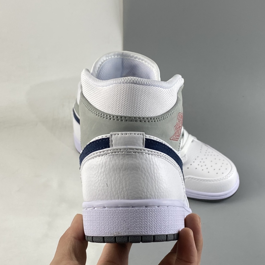 P220 Air Jordan 1 Mid AJ1 乔1 中帮百搭休闲运动板鞋 DR8038-100