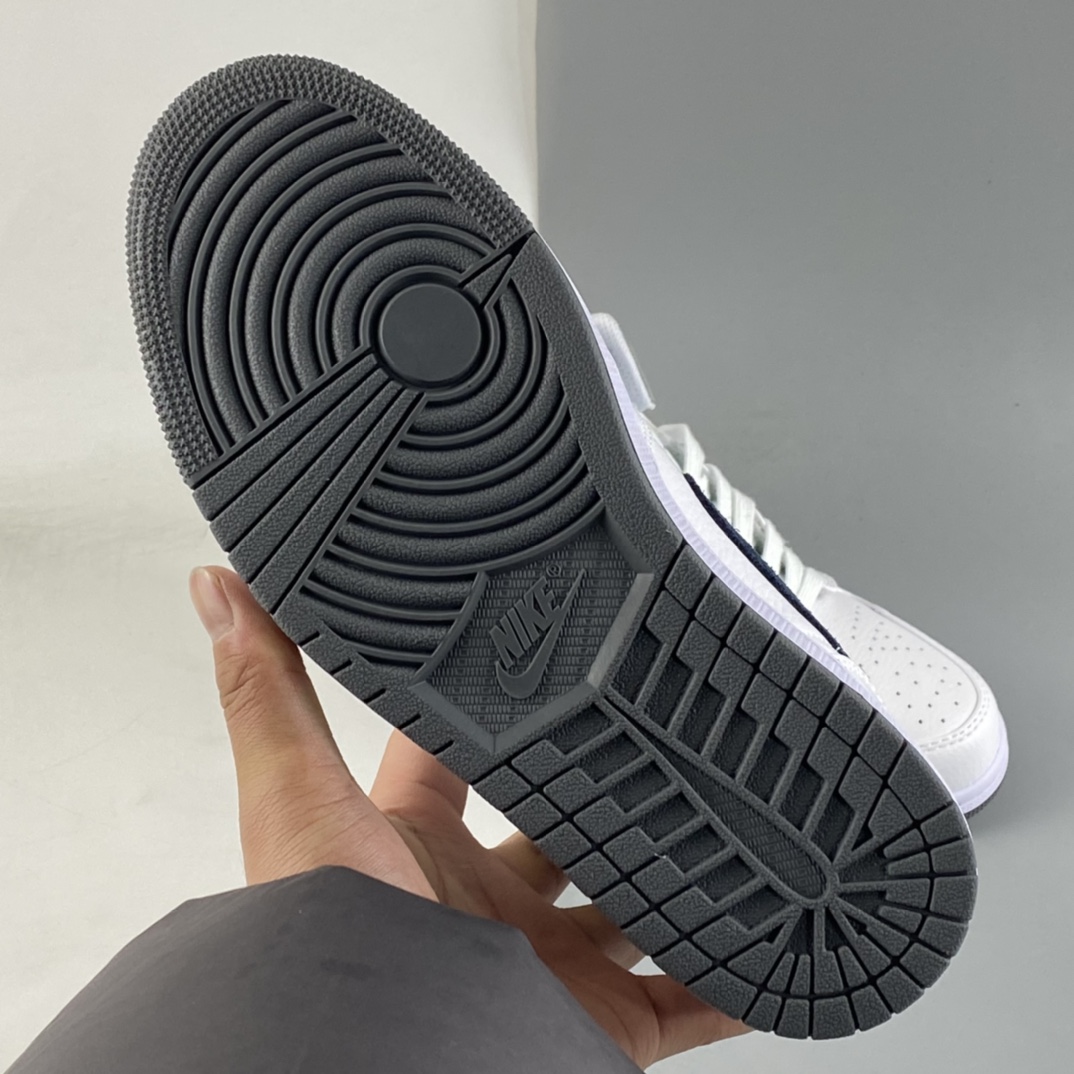 P220 Air Jordan 1 Mid AJ1 乔1 中帮百搭休闲运动板鞋 DR8038-100