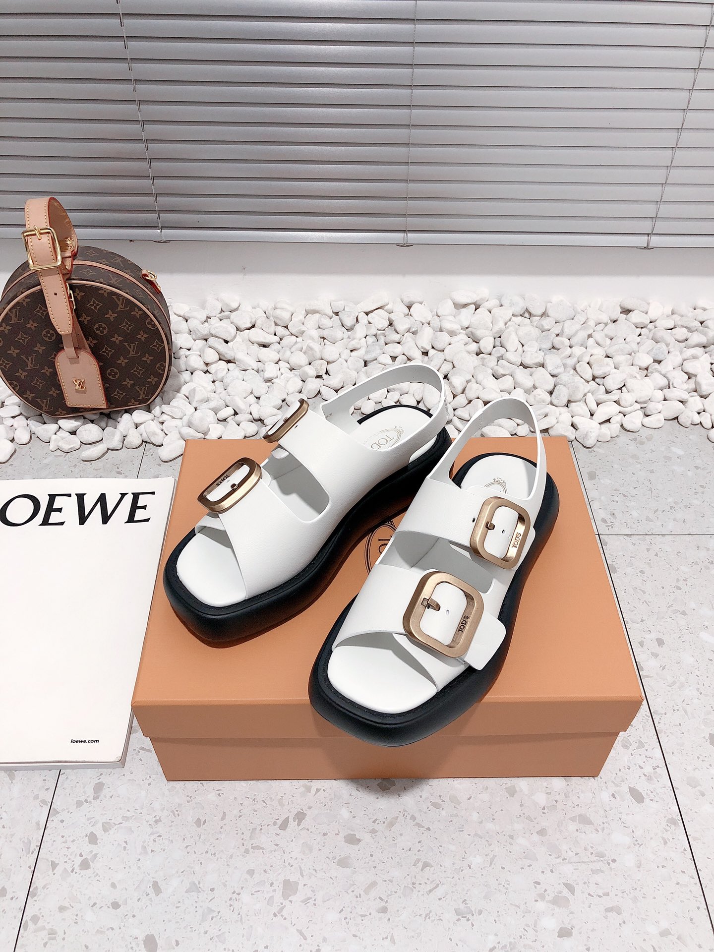 Exclusive Original Beach Sandals by Todds: Retrograde Gold Button, Custom Leather, Limited Editions - 图片 2