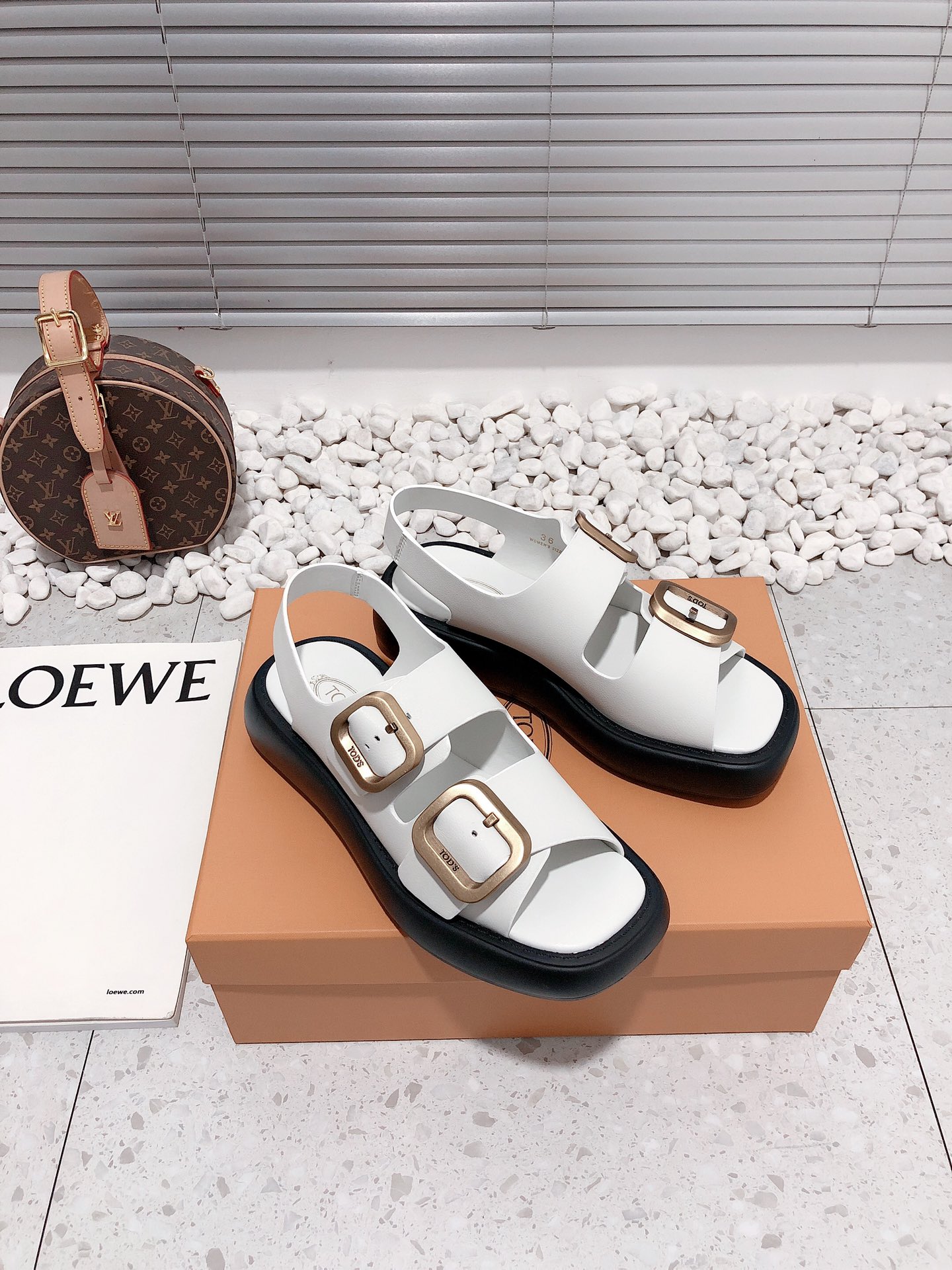 Exclusive Original Beach Sandals by Todds: Retrograde Gold Button, Custom Leather, Limited Editions - 图片 3