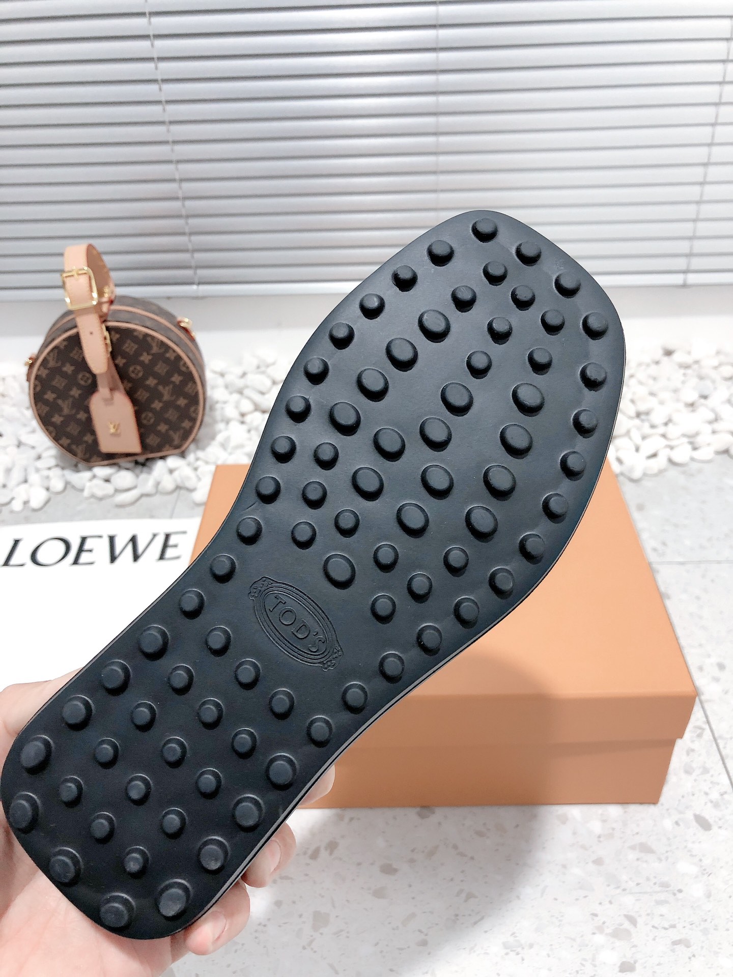 Todd’s Exclusive Original Beach Sandals: Retro Style, Custom Leather, Limited Editions. - 图片 9