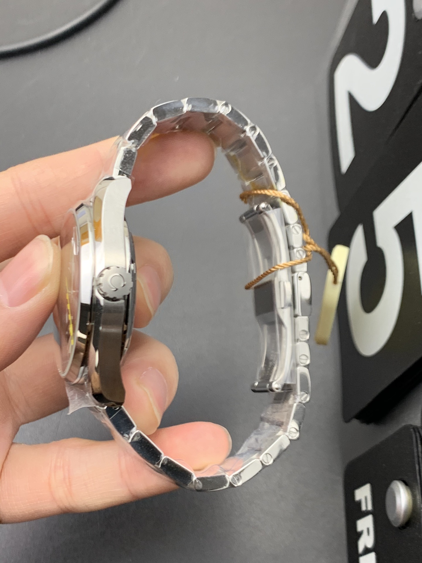 Omega 海马黄蜂针