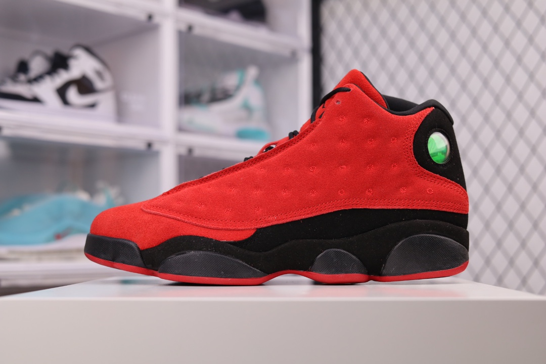 I0 莞产纯原‼️Air Jordan AJ13 Retro 公牛黑红 DJ5982- F5 2 东莞大厂纯原出品 原鞋开发 版型近乎零偏差 采购原厂皮料 LOGO五金部件高价开发模 杜绝一眼假版本 原鞋1:1开模大底共3层贴合工艺 三层中间加入海玻璃缓震鞋垫 大底采用进口一次MD而非市面二次MD低价原料成型 进口MD材料异味较少比原鞋还少 市面异味大刺鼻