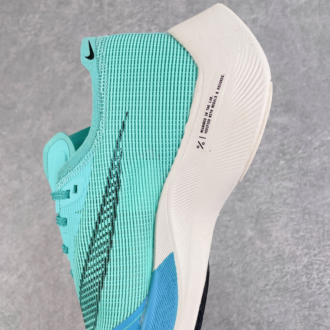 图片[7]-＃纯原福利 NK ZoomX Vaporfly Next% 马拉松一代跑鞋 鞋面使用了全新 Vaporweave 科技 这种类似蝉翼的材质相比 Flyknit 更加轻薄透气 非对称的鞋带系统和泡棉护垫的加入令舒适度更高 鞋头辅以超大的 Swoosh 点缀 再配上流线型外观设计 时尚感十足 尺码：36 36.5 37.5 38 38.5 39 40 40.5 41 42 42.5 43 44 44.5 45-选品中心