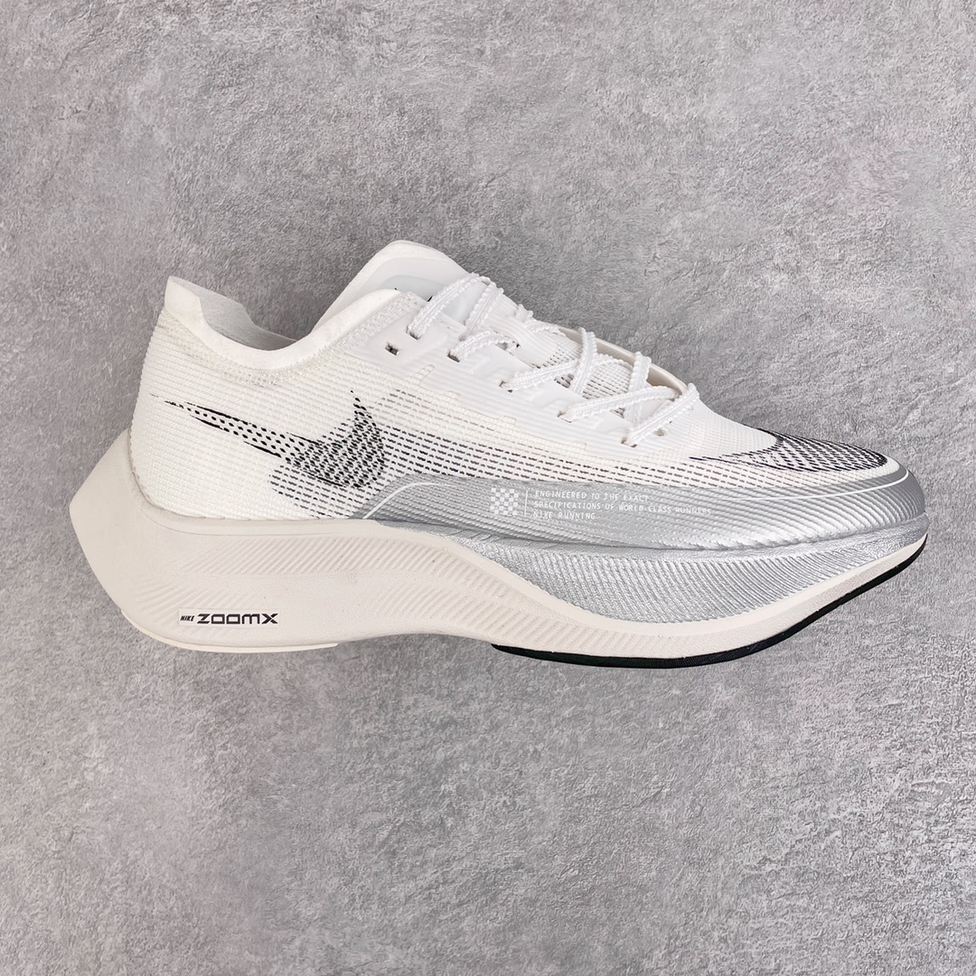 ＃纯原福利 NK ZoomX Vaporfly Next% 马拉松一代跑鞋 鞋面使用了全新 Vaporweave 科技 这种类似蝉翼的材质相比 Flyknit 更加轻薄透气 非对称的鞋带系统和泡棉护垫的加入令舒适度更高 鞋头辅以超大的 Swoosh 点缀 再配上流线型外观设计 时尚感十足 尺码：36 36.5 37.5 38 38.5 39 40 40.5 41 42 42.5 43 44 44.5 45-选品中心