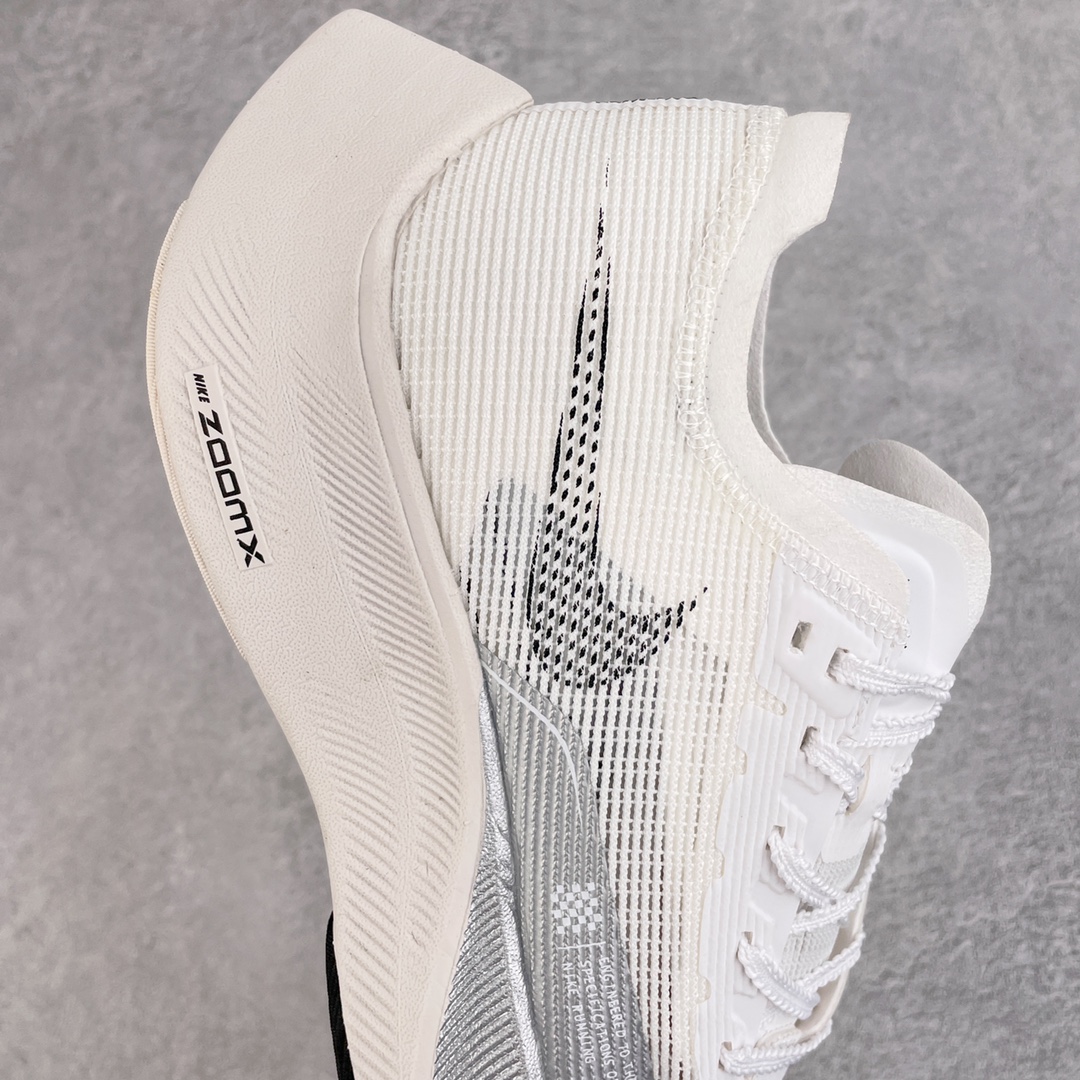 图片[6]-＃纯原福利 NK ZoomX Vaporfly Next% 马拉松一代跑鞋 鞋面使用了全新 Vaporweave 科技 这种类似蝉翼的材质相比 Flyknit 更加轻薄透气 非对称的鞋带系统和泡棉护垫的加入令舒适度更高 鞋头辅以超大的 Swoosh 点缀 再配上流线型外观设计 时尚感十足 尺码：36 36.5 37.5 38 38.5 39 40 40.5 41 42 42.5 43 44 44.5 45-选品中心