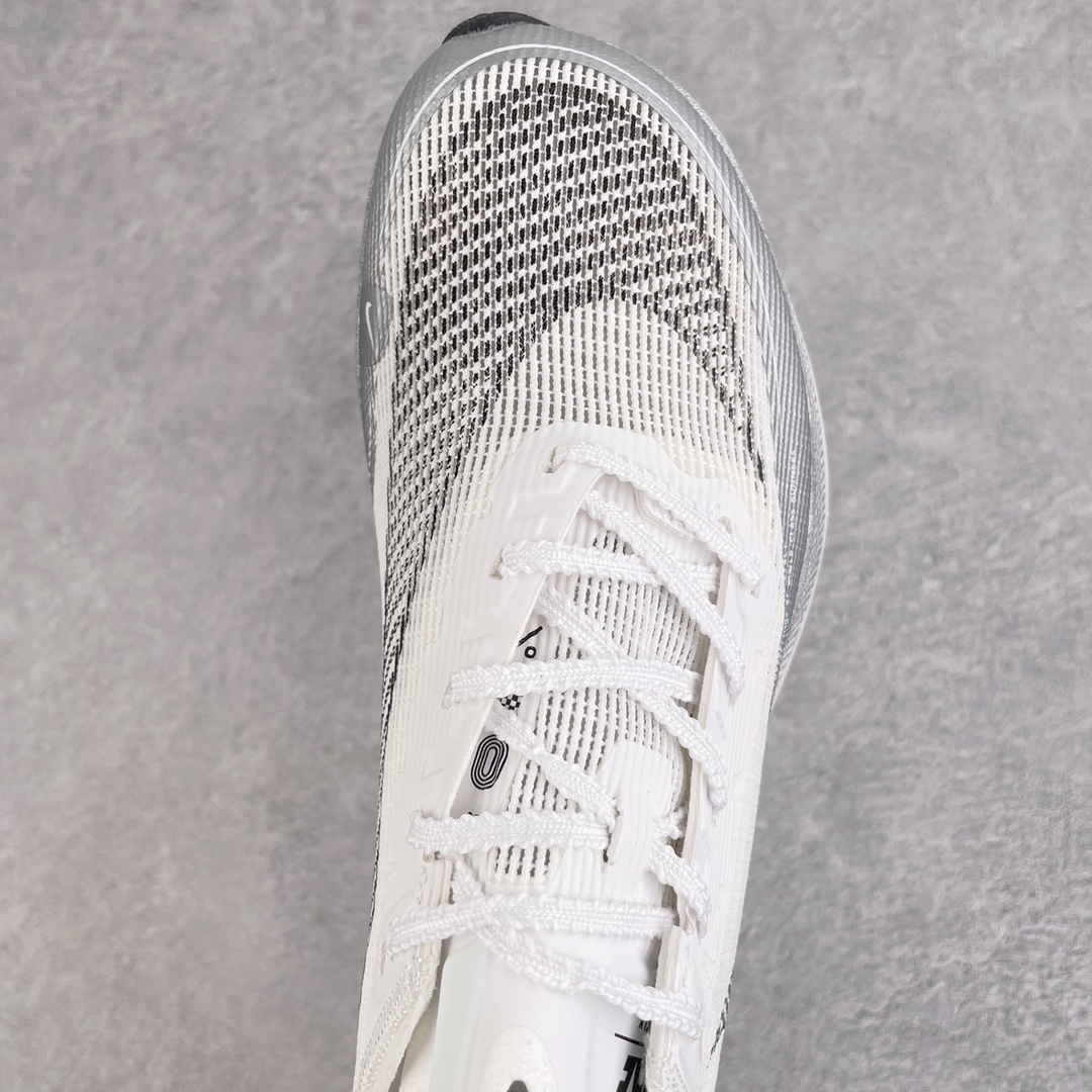 图片[4]-＃纯原福利 NK ZoomX Vaporfly Next% 马拉松一代跑鞋 鞋面使用了全新 Vaporweave 科技 这种类似蝉翼的材质相比 Flyknit 更加轻薄透气 非对称的鞋带系统和泡棉护垫的加入令舒适度更高 鞋头辅以超大的 Swoosh 点缀 再配上流线型外观设计 时尚感十足 尺码：36 36.5 37.5 38 38.5 39 40 40.5 41 42 42.5 43 44 44.5 45-选品中心
