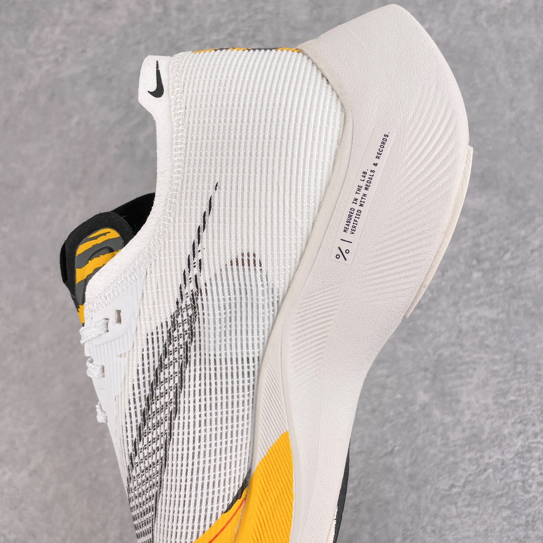 图片[7]-＃纯原福利 NK ZoomX Vaporfly Next% 马拉松一代跑鞋 鞋面使用了全新 Vaporweave 科技 这种类似蝉翼的材质相比 Flyknit 更加轻薄透气 非对称的鞋带系统和泡棉护垫的加入令舒适度更高 鞋头辅以超大的 Swoosh 点缀 再配上流线型外观设计 时尚感十足 尺码：36 36.5 37.5 38 38.5 39 40 40.5 41 42 42.5 43 44 44.5 45-选品中心