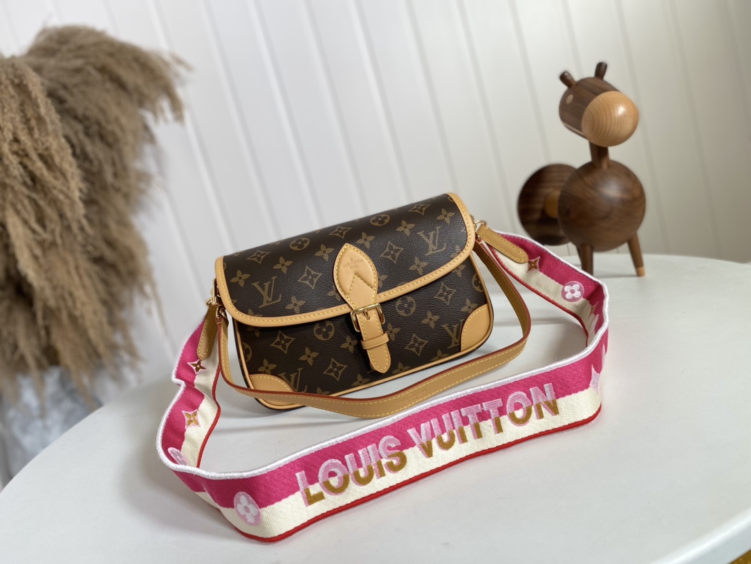 What best replica sellers
 Louis Vuitton LV Diane Bags Handbags Most Desired
 Apricot Color Red Monogram Canvas Vintage M46049