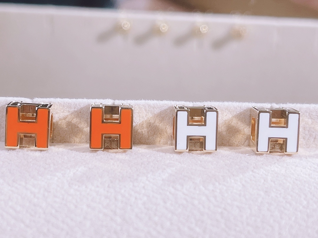 Cage d‘H耳钉,全网都在改Pop H耳钉🔥
好多人问Cage H小方块能不能改,理论上是可以的,