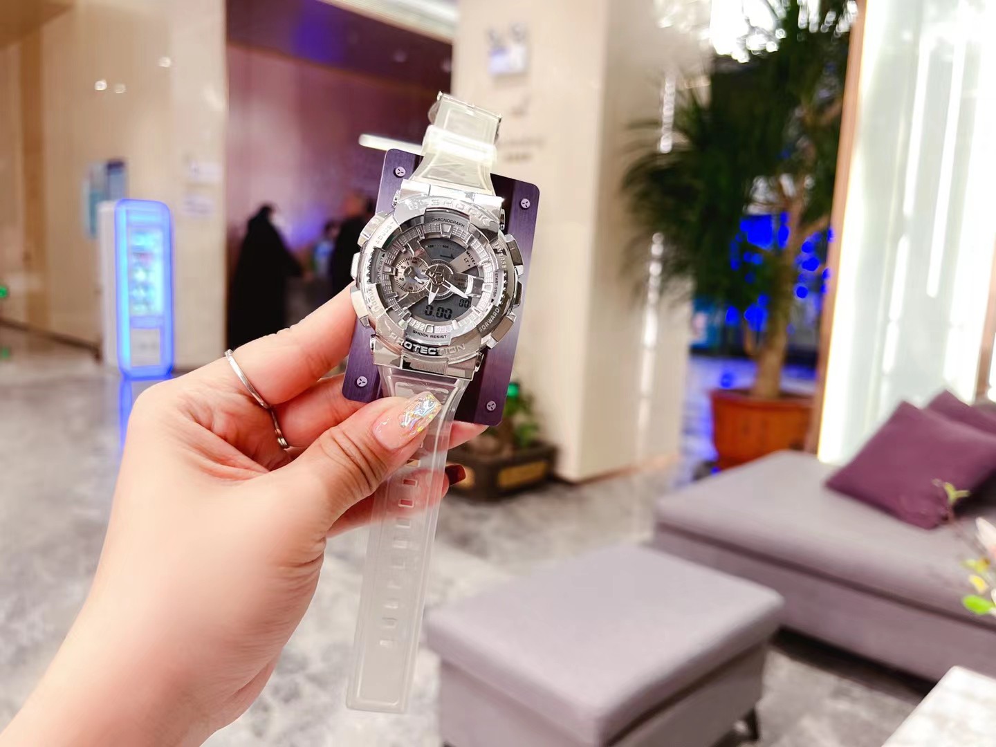 G5    Casio 卡西欧 G-SHOCK 炫彩 超潮流时尚，上手的效果真的美炸了原单版本哦，很清新的感觉，和夏天很配搭配各种短袖那是绝配功能：满足你一切运动使用需求/防震/防磁/世界时间 LED照明，倒计时，闹铃，间歇响报，日历. VISDAM 跑量款 挑战全网最高性价比