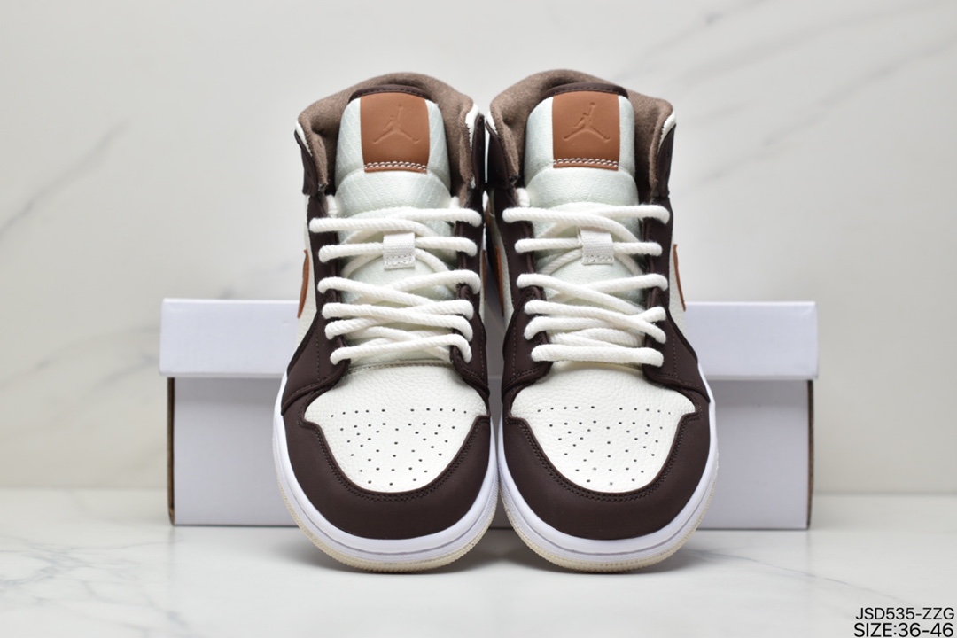 200 公司级这款 Air Jordan 1 Mid 中帮复古篮球鞋米棕色DO6699-20013