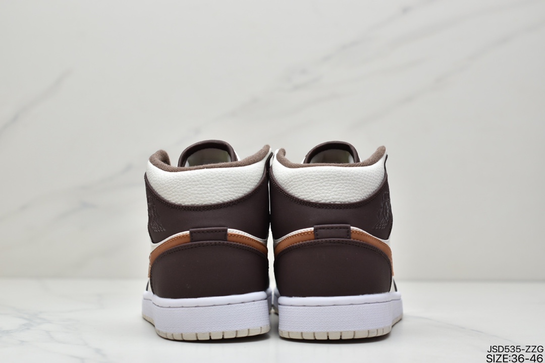 200 公司级这款 Air Jordan 1 Mid 中帮复古篮球鞋米棕色DO6699-20013