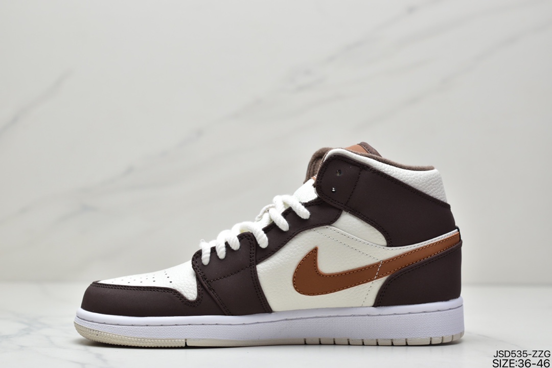 200 公司级这款 Air Jordan 1 Mid 中帮复古篮球鞋米棕色DO6699-20013
