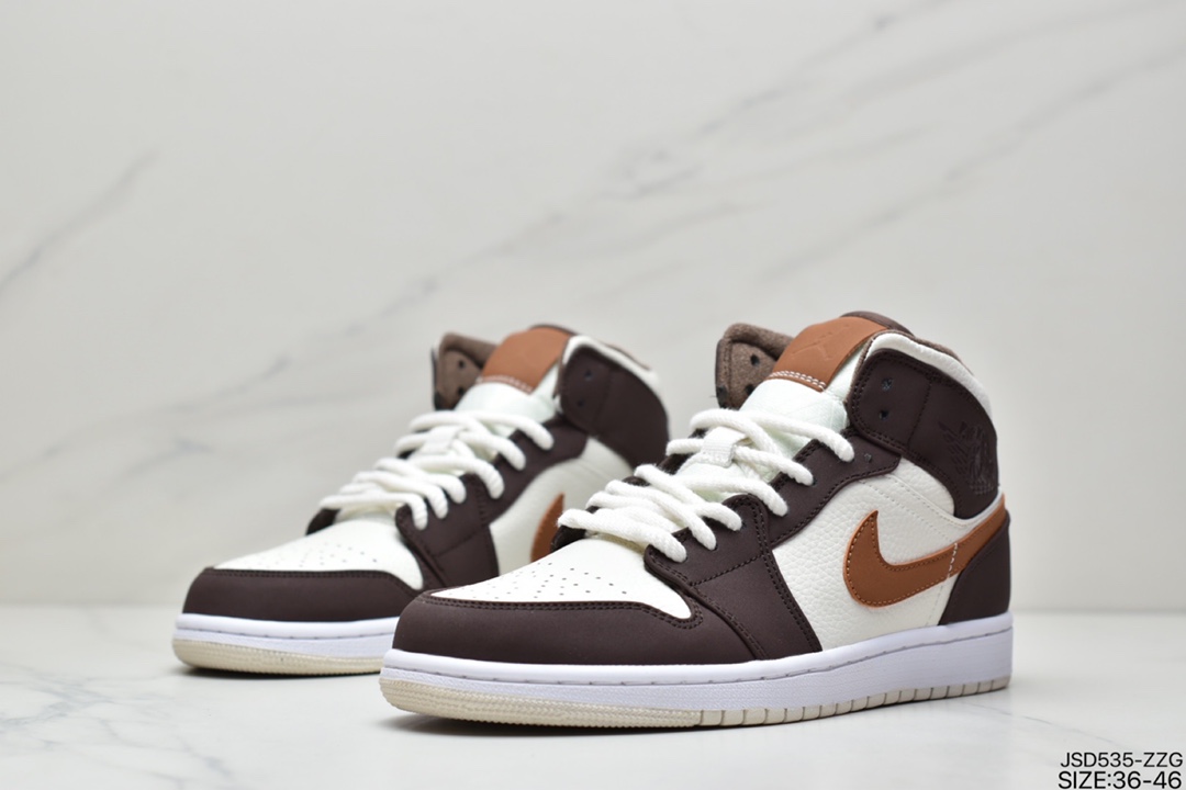 200 公司级这款 Air Jordan 1 Mid 中帮复古篮球鞋米棕色DO6699-20013