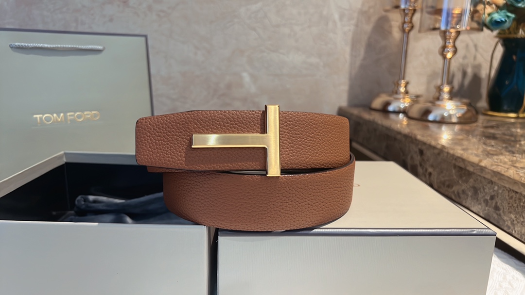 Mr. Tomford’s Unique Double Belted Classy Watch with 4.0 cm Dial - 图片 6