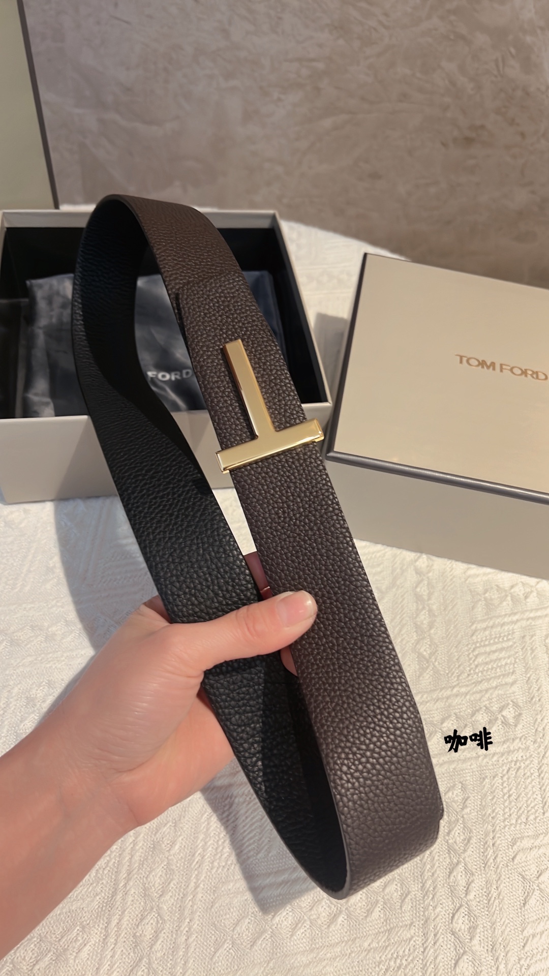 Mr. Tomford’s Unique T-Banded Class: Elegant, Expressive, Glamour-Free.