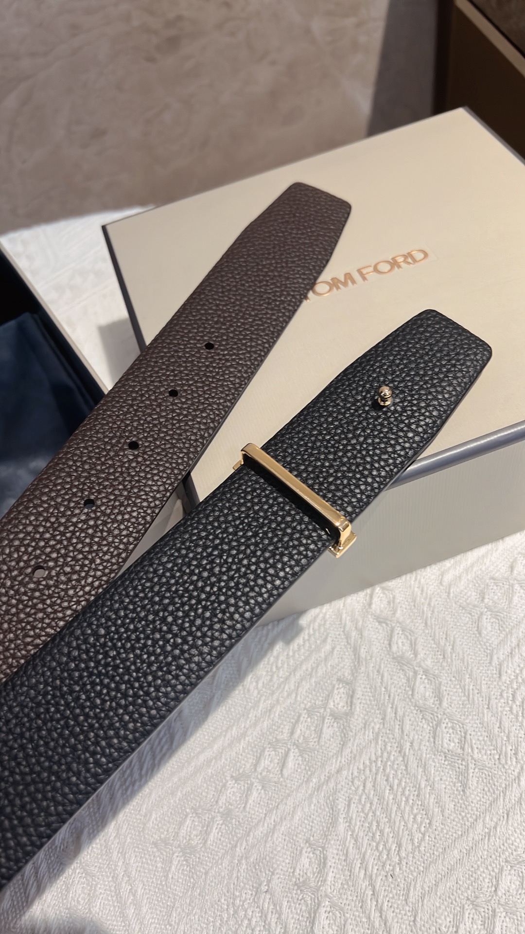 Mr. Tomford’s Unique T-Banded Class: Elegant, Expressive, Glamour-Free. - 图片 8
