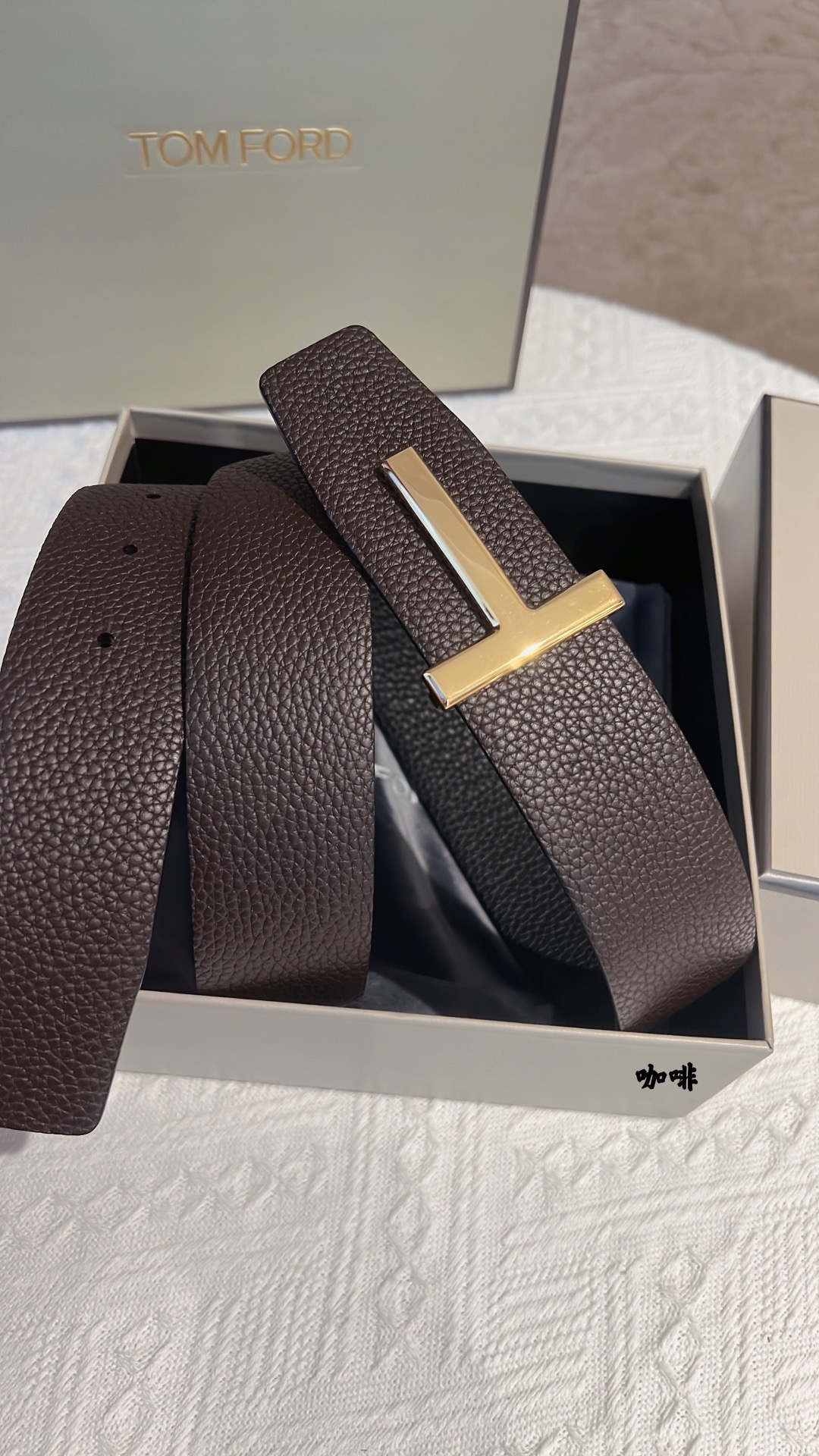 Mr. Tomford’s Unique T-Banded Class: Elegant, Expressive, Glamour-Free. - 图片 3