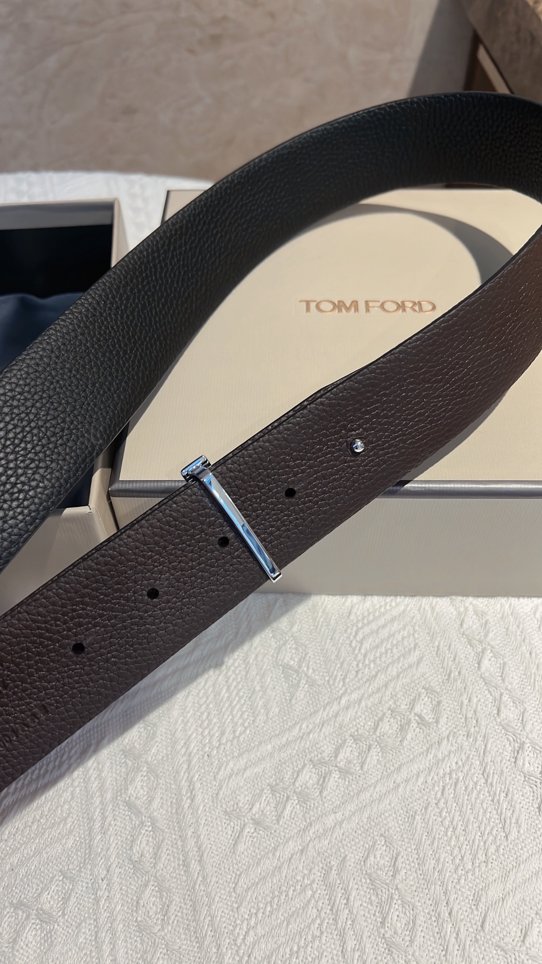 Tom Ford’s Real Class: T-Banded Double Belt for Unique Self-Expression and Style - 图片 3