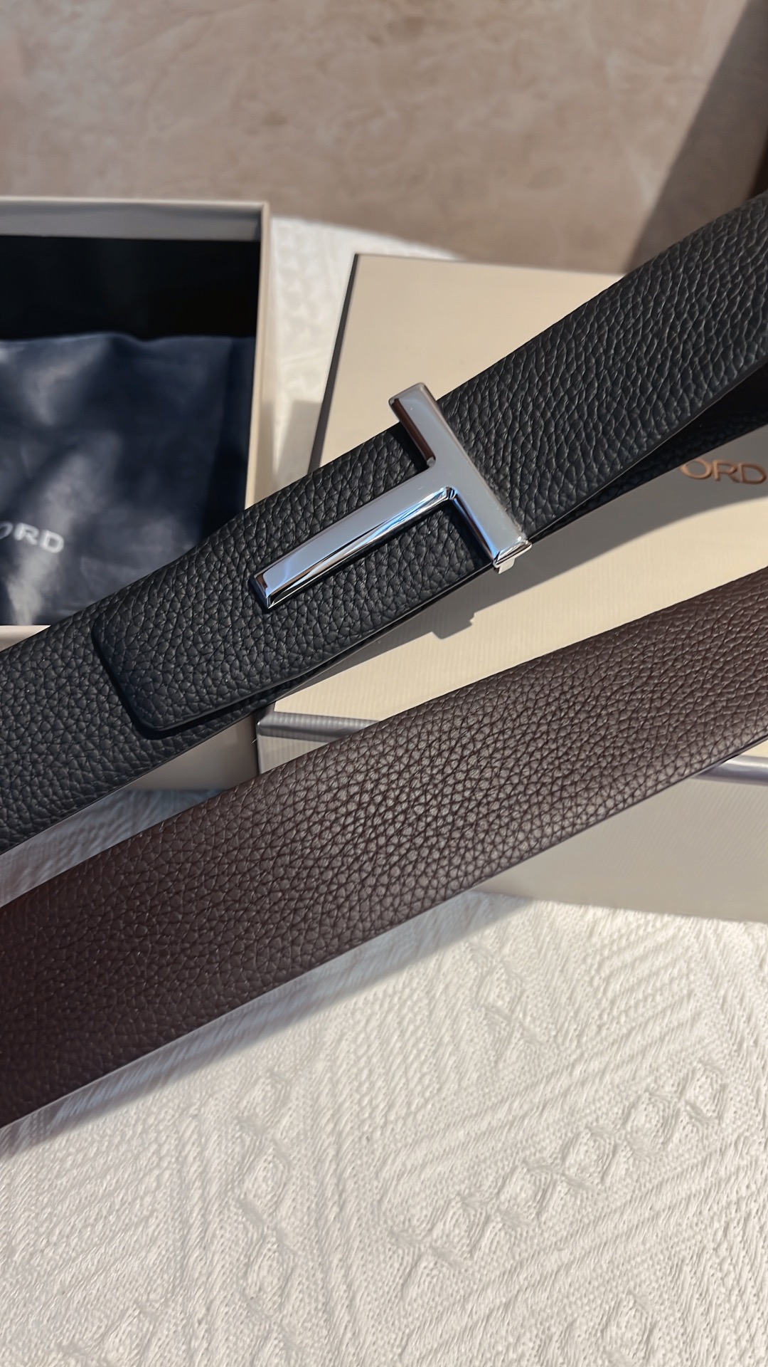 Tom Ford’s Real Class: T-Banded Double Belt for Unique Self-Expression and Style - 图片 2