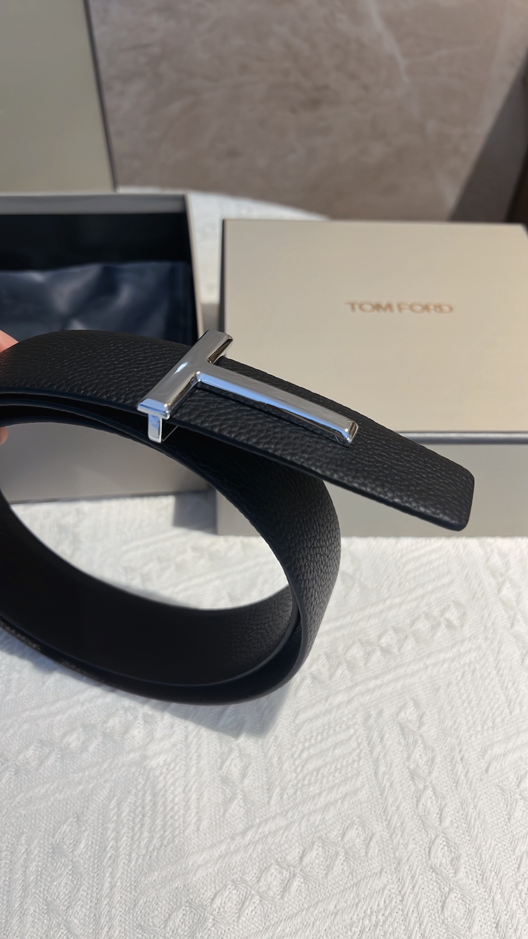 Tom Ford’s Real Class: T-Banded Double Belt for Unique Self-Expression and Style - 图片 8