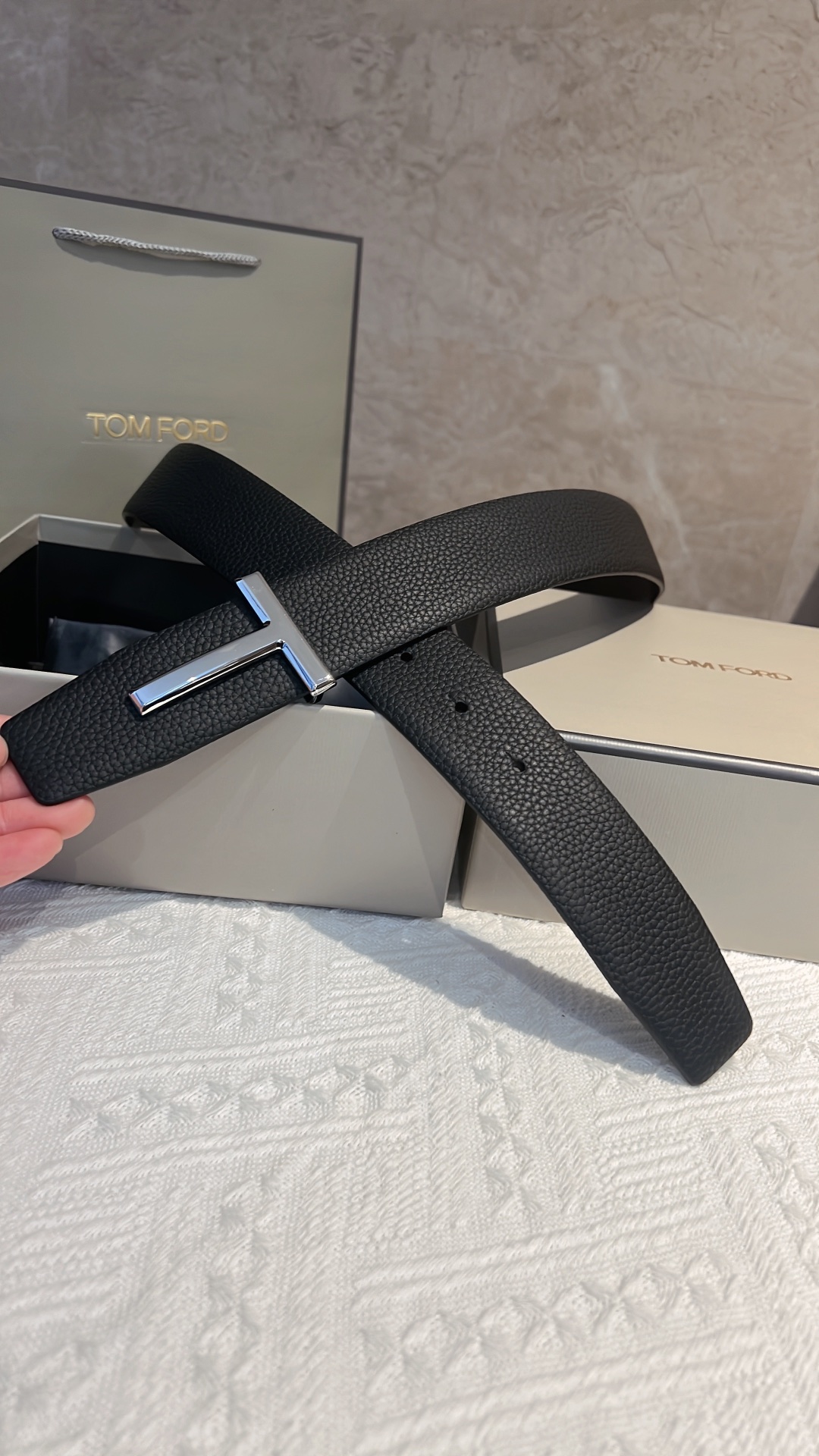 Tom Ford’s Real Class: T-Banded Double Belt for Unique Self-Expression and Style - 图片 7
