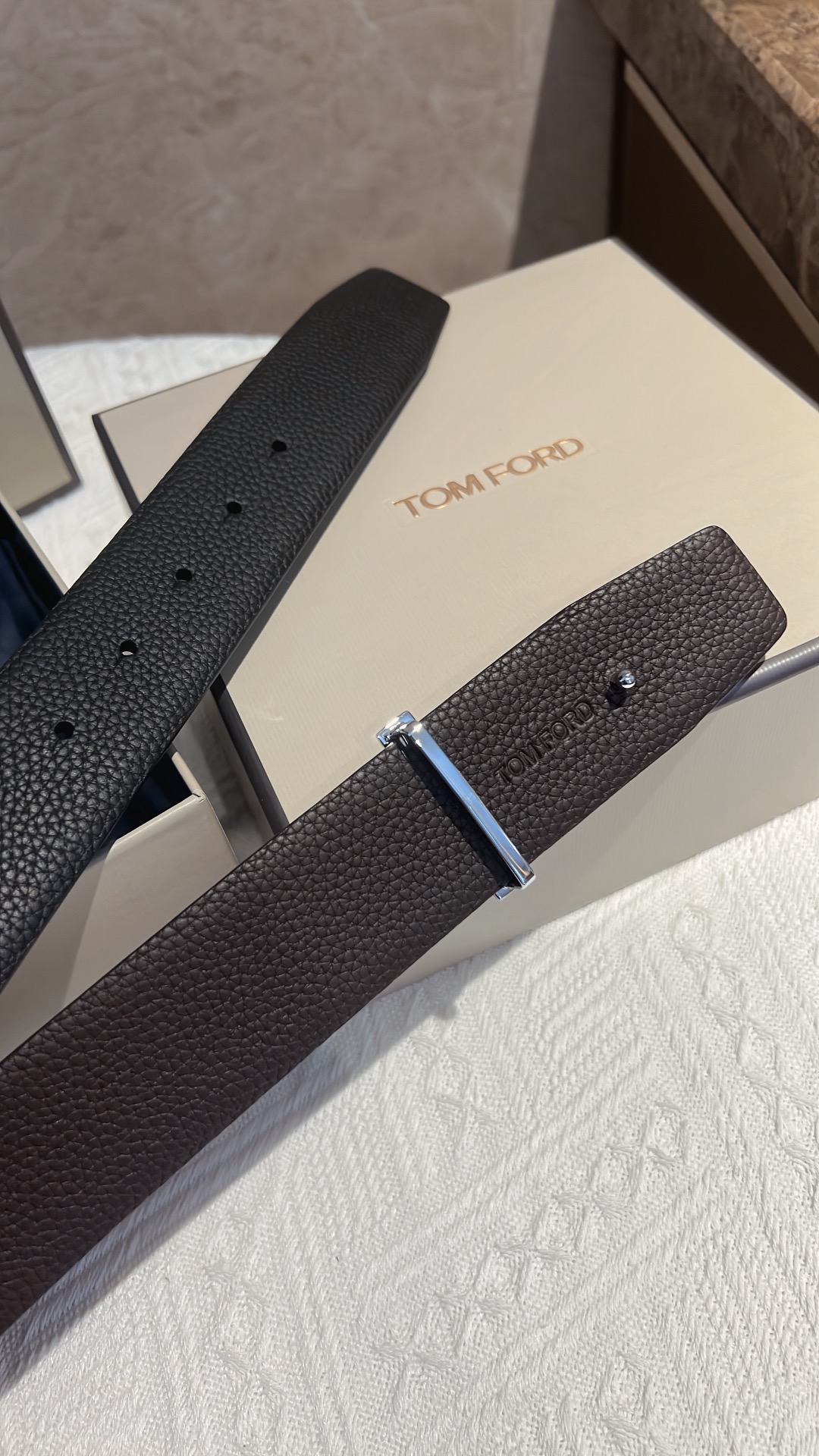 Tom Ford’s Real Class: T-Banded Double Belt for Unique Self-Expression and Style - 图片 5