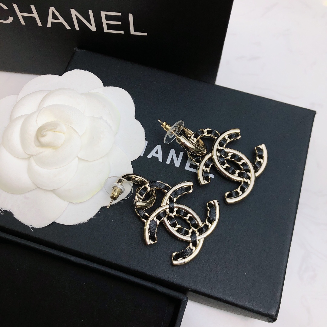 ch@nel 黑桃心穿皮cc耳环 超赞品相，完美做工，黑心控不要错过的一款·吊坠黑色桃心工艺一致同款耳环