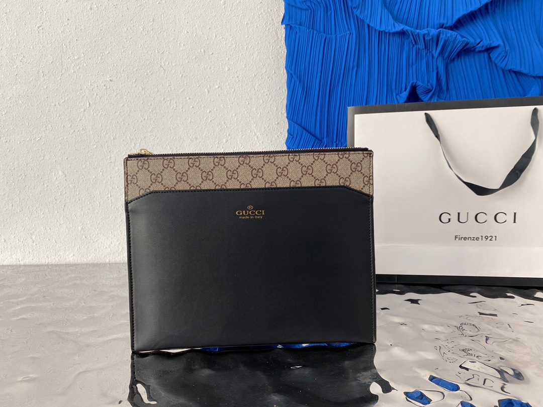 I5  Gucci 古奇   GG印花手拿包 男士信封包 夹包 采用精湛镶嵌细工，实物拍摄 原厂原版面料 配送小票 防尘布袋礼盒 23 x 29 cm。
