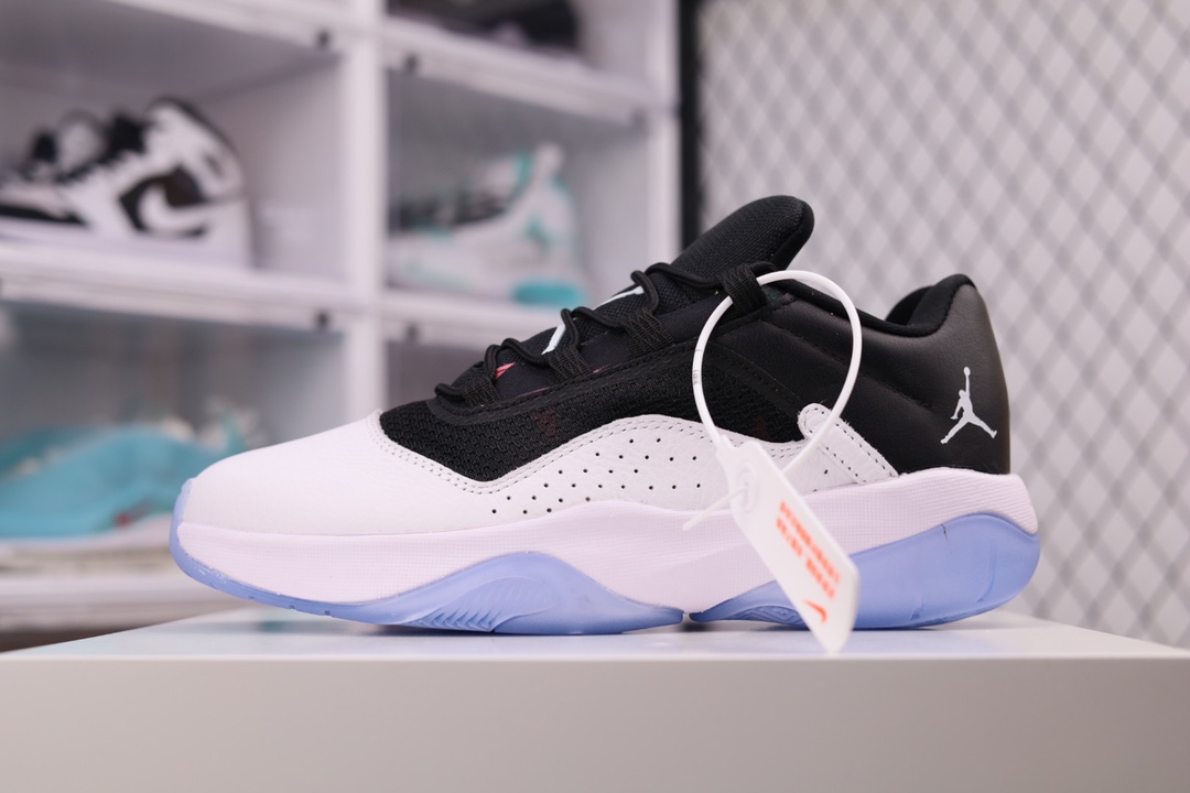 G5 Air Jordan AJ11 CMFT Low South Beach 全新配色季后赛低帮防滑减震篮球鞋 整双鞋采用黑白双色打造，视觉效果十分简约。侧身处将传统的漆面材质改为荔枝纹皮革，虽然没有那么亮眼，但依旧有着超高的规格。鞋带口以不规则的泼墨样式打造,为简约的鞋身增添一抹色彩，呈现出经典的南海岸造型。中底部分将上次的开窗式AIR MAX气垫,改为了传统的泡沫中底，最后搭配水晶外底完善设计