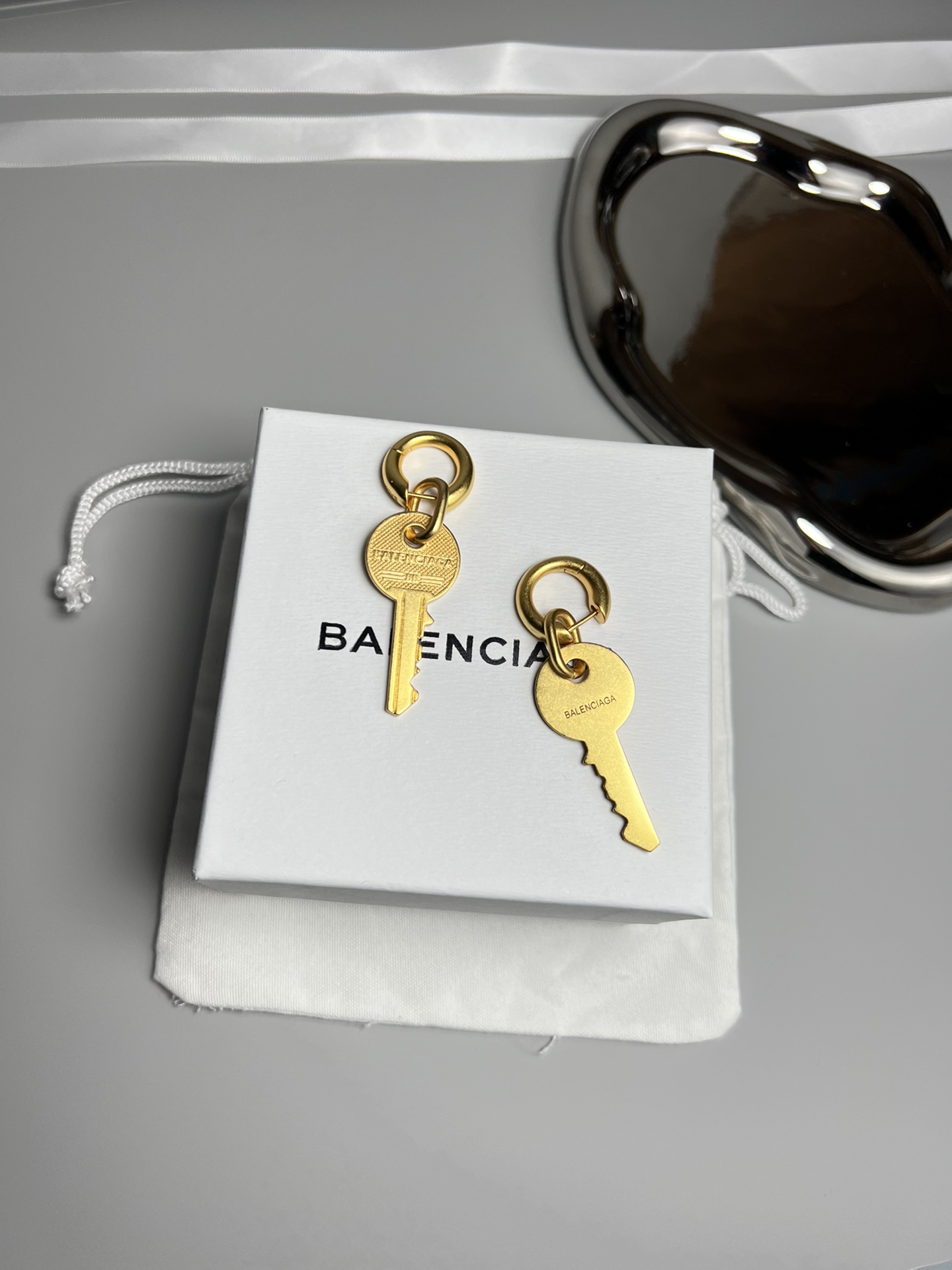 YHEH045。Balenciaga 巴黎世家 钥匙耳环