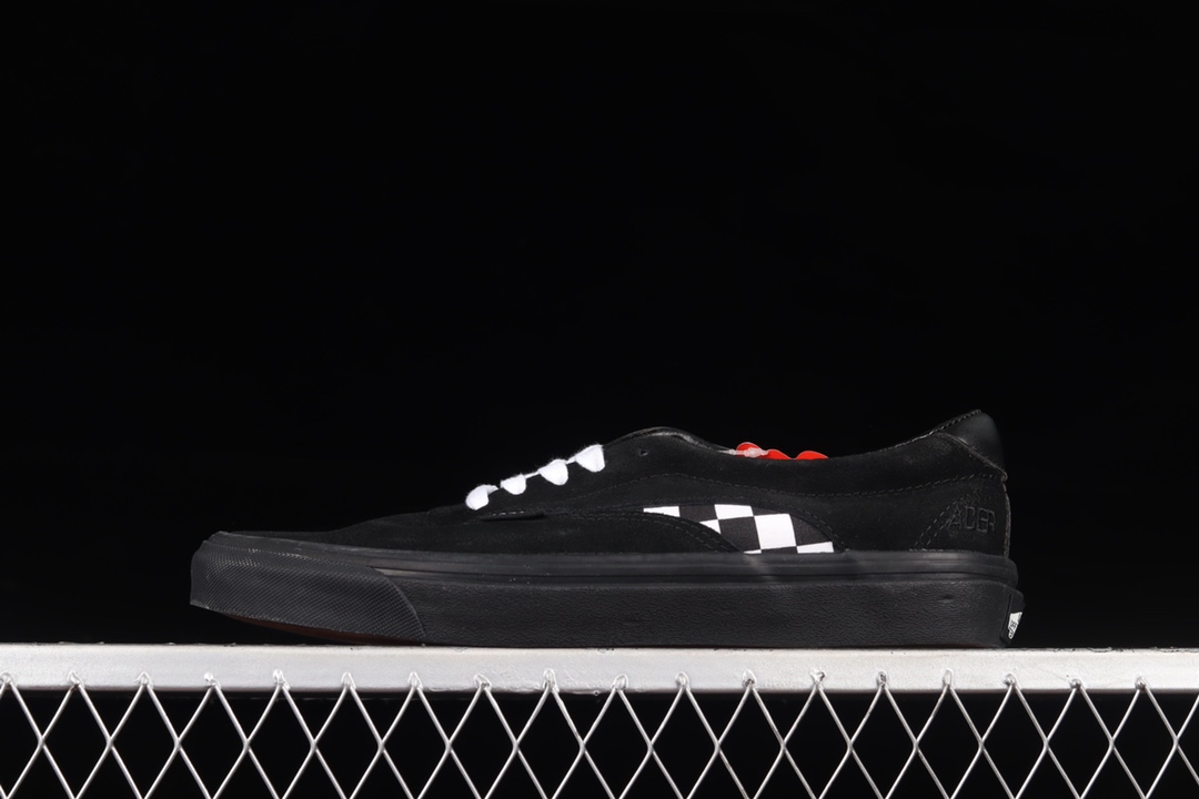 G0 Vans Acer Ni Sp 麂皮拼接棋盘格低帮板鞋 VN0A4UWY3XM鞋身整体采用高质感麂皮制作，两侧中部 “透漏” 出帆布棋盘格，后跟隐藏有 “ACER” 同名刺绣，相较于Era，Acer NI SP 显然更有层次感，最值得推荐的鞋款。