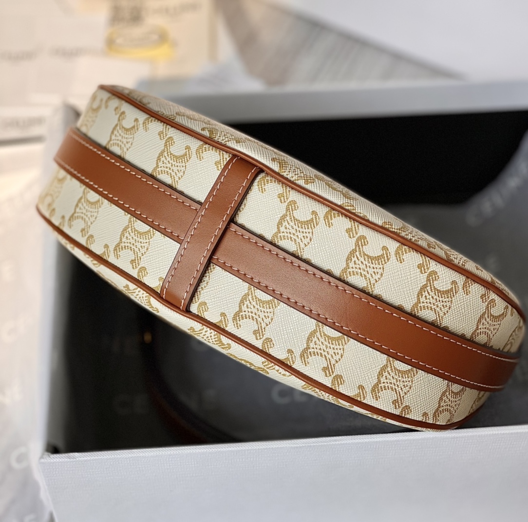 CELINE赛琳半月形全新AVA STRAP手袋193953