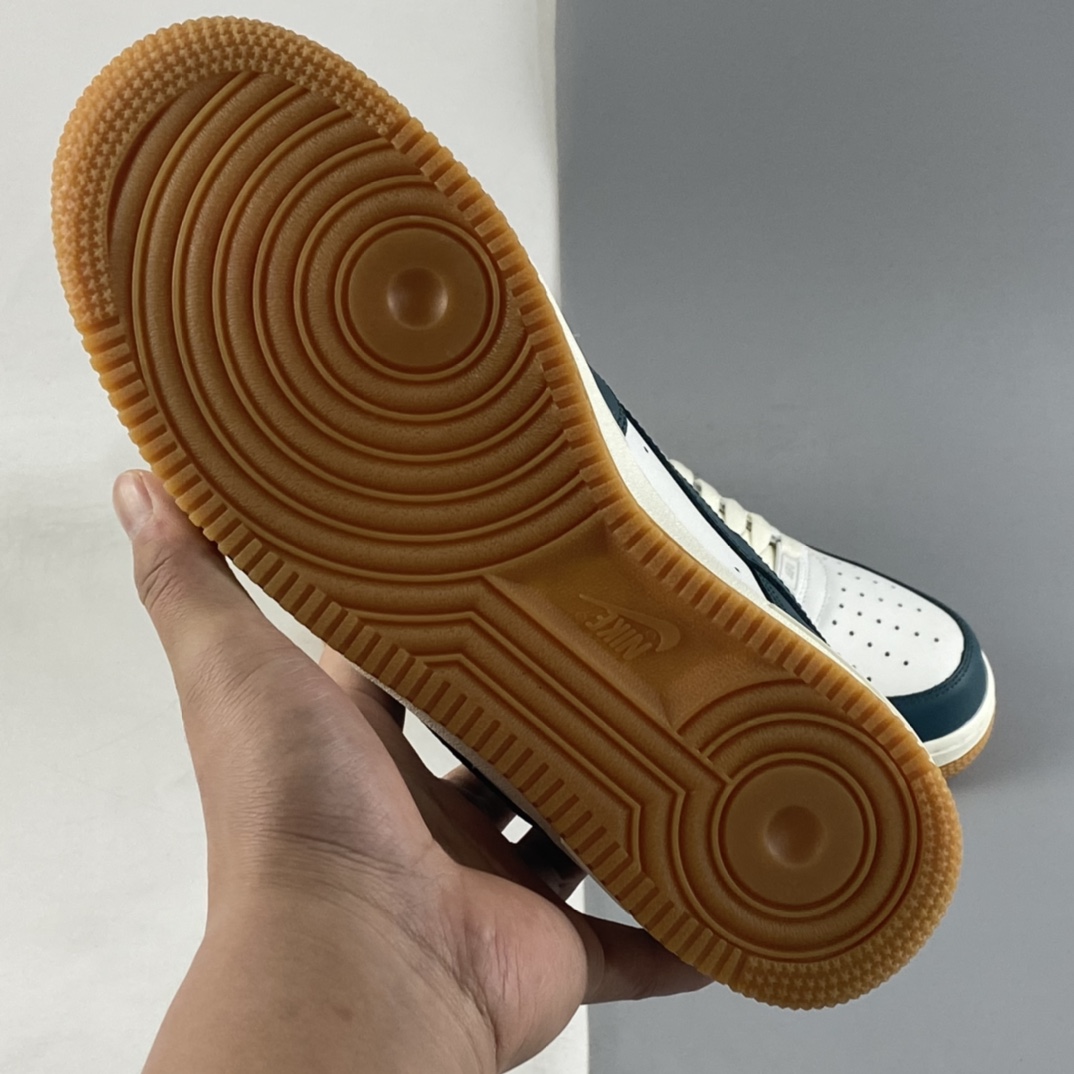 P220 NIKE Air Force 1’07 Low 米白墨绿 空军一号低帮休闲板鞋 AQ2312-306