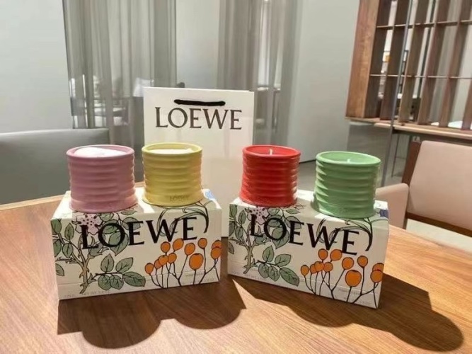 Loewe Scented Candles Set, 170g x 2 - Honeysuckle, Tomato Leaves, Ivy, Sweet Pea 1 Loewe Scented Candles Set, 170g x 2 - Honeysuckle, Tomato Leaves, Ivy, Sweet Pea