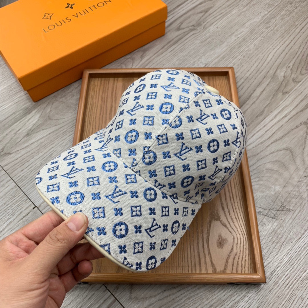 High-End Fashion Hats with Special Details in Oxford Material and Leather Accessories - 图片 5